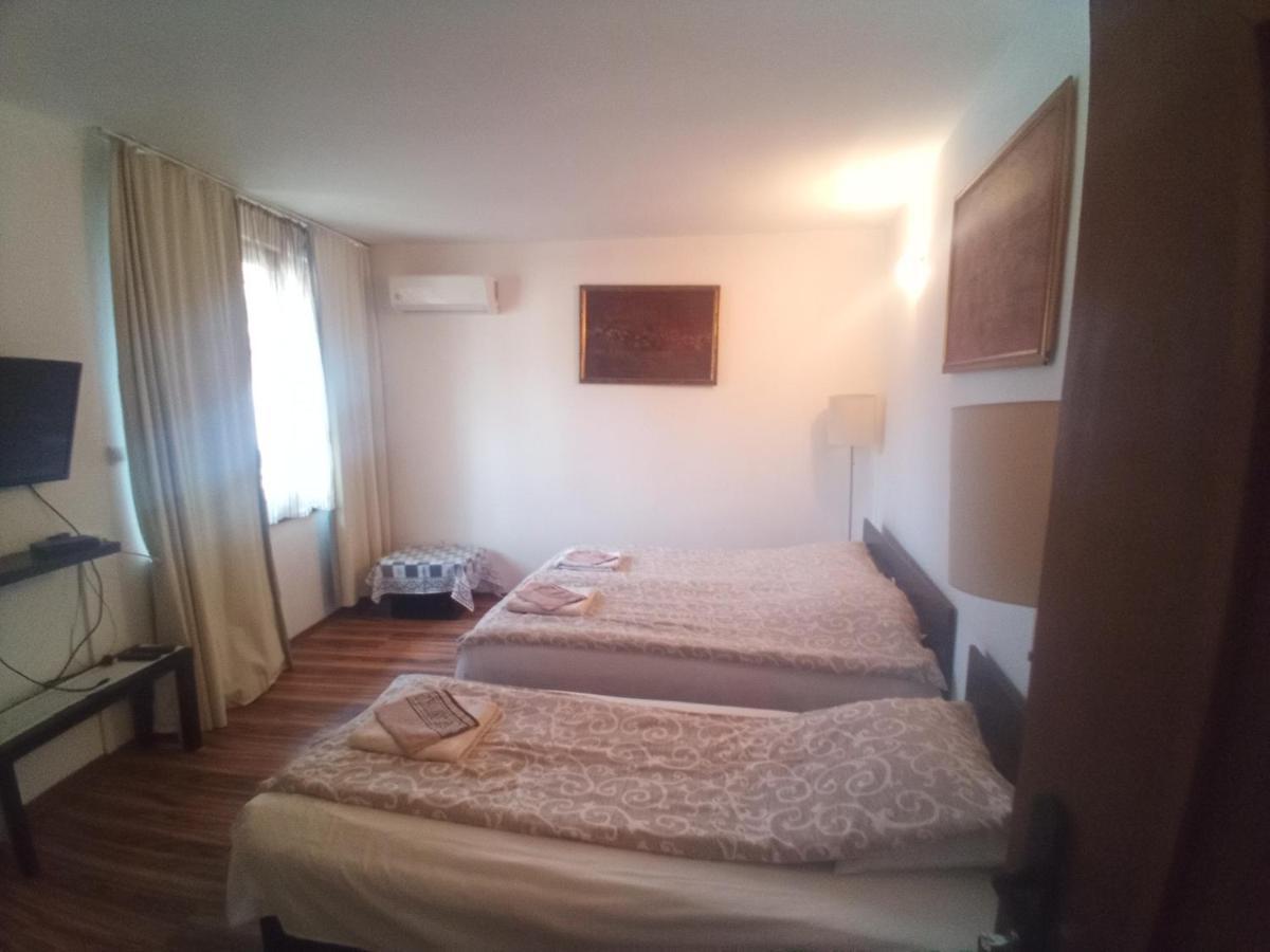 Стаи За Гости Алба Kazanluk Bagian luar foto